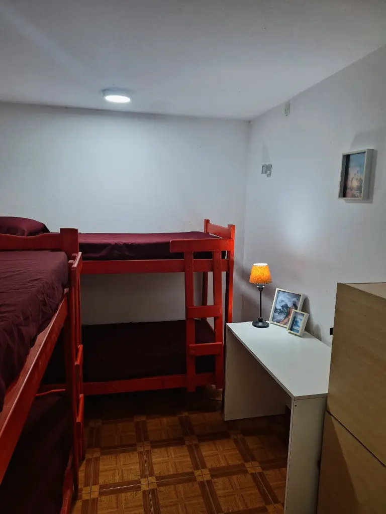 Habitación de 4 camas baño compartido